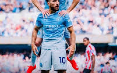 Manchester City a battu Sunderland AFC 5-3 pour prendre la tête du classement